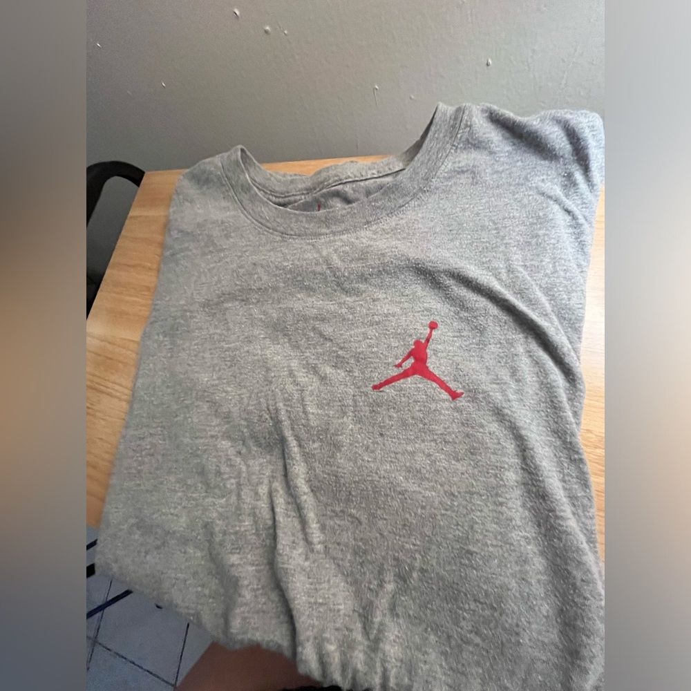 Men’s XL Gray Jordan Tee Shirt